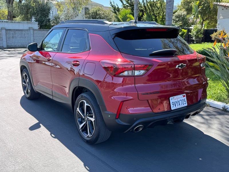 Used 2021 Chevrolet TrailBlazer RS w/ Sun and Liftgate Package image 3