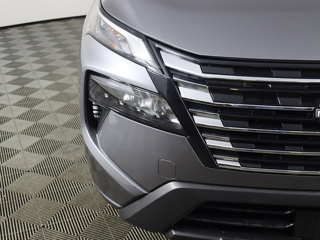 Used 2024 Nissan Rogue S image 10