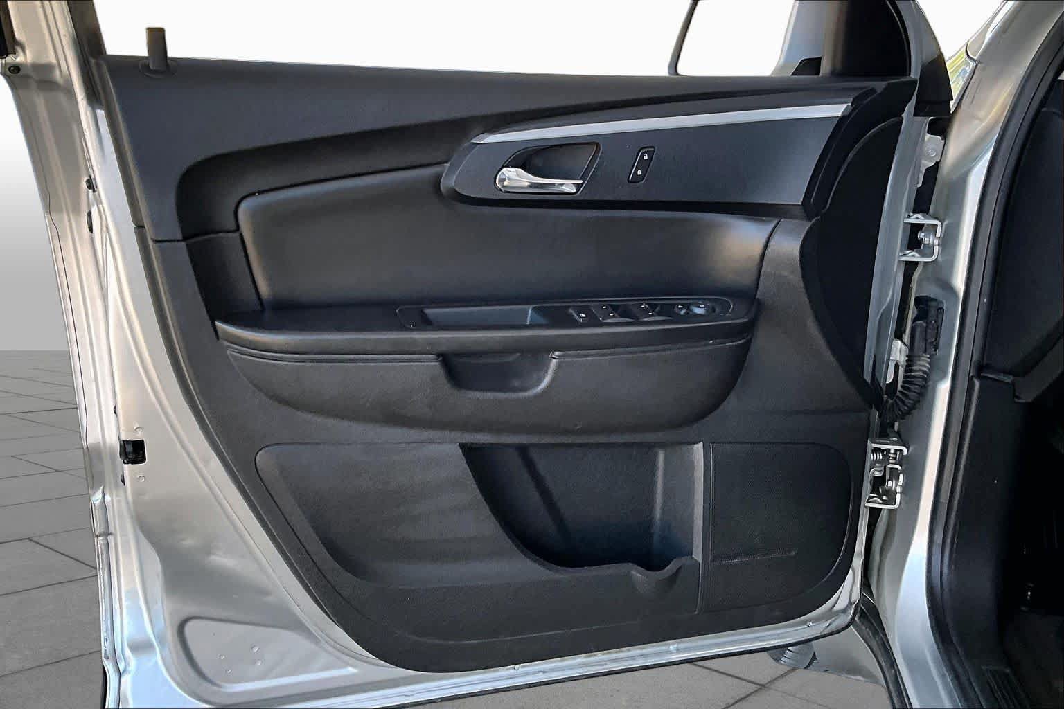 Used 2012 Chevrolet Traverse LT FWD image 20