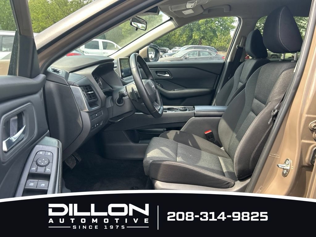 Used 2025 Nissan Rogue SV AWD/4WD image 7