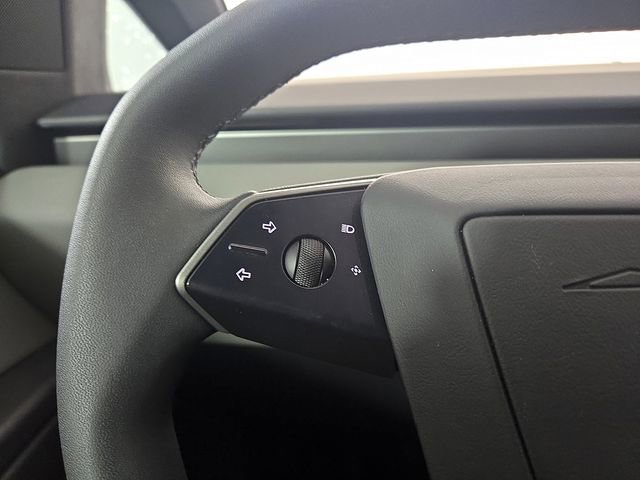 Used 2025 Tesla Cybertruck AWD Crew Cab image 24