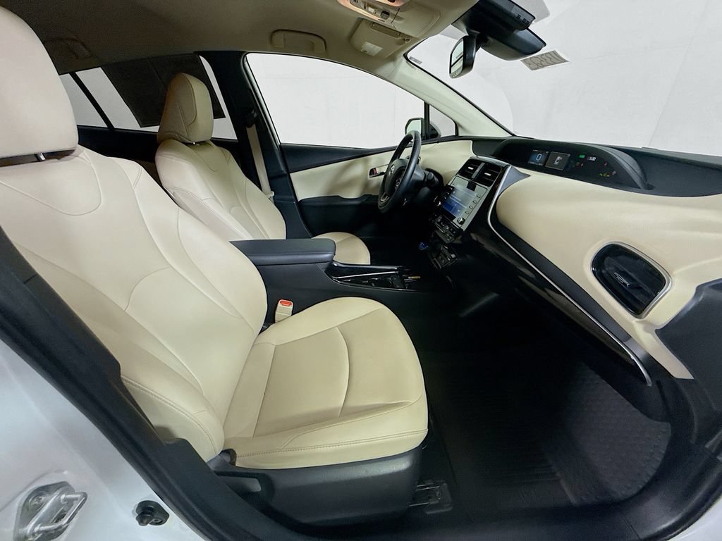 Certified 2022 Toyota Prius XLE FWD image 27