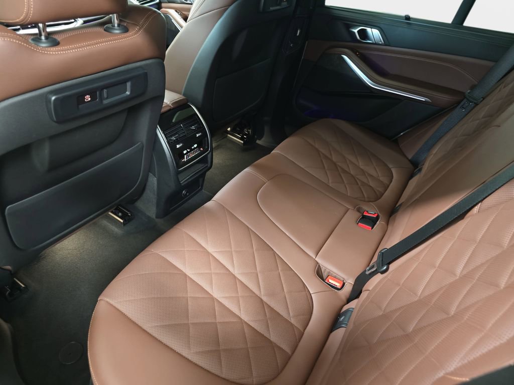 Used 2023 BMW X5 xDrive40i w/ Premium Package image 13