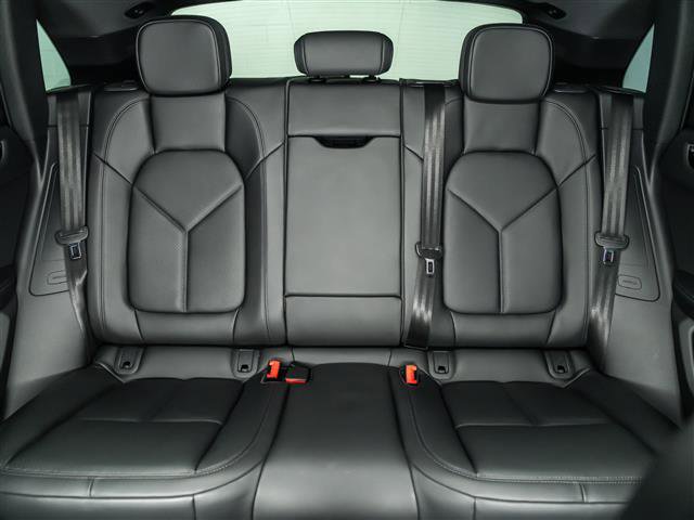 Certified 2026 Porsche Macan image 28