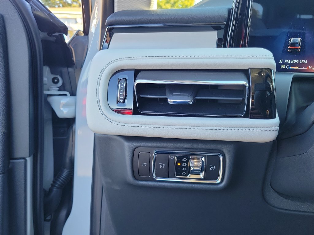 New 2027 Lincoln Aviator Reserve AWD/4WD image 22