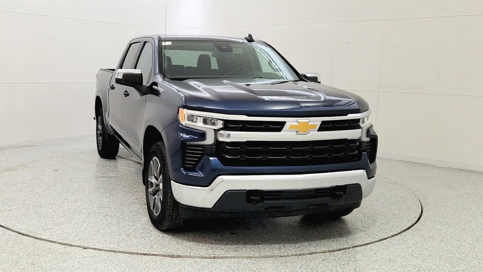 Used 2022 Chevrolet Silverado 1500 LT image 2
