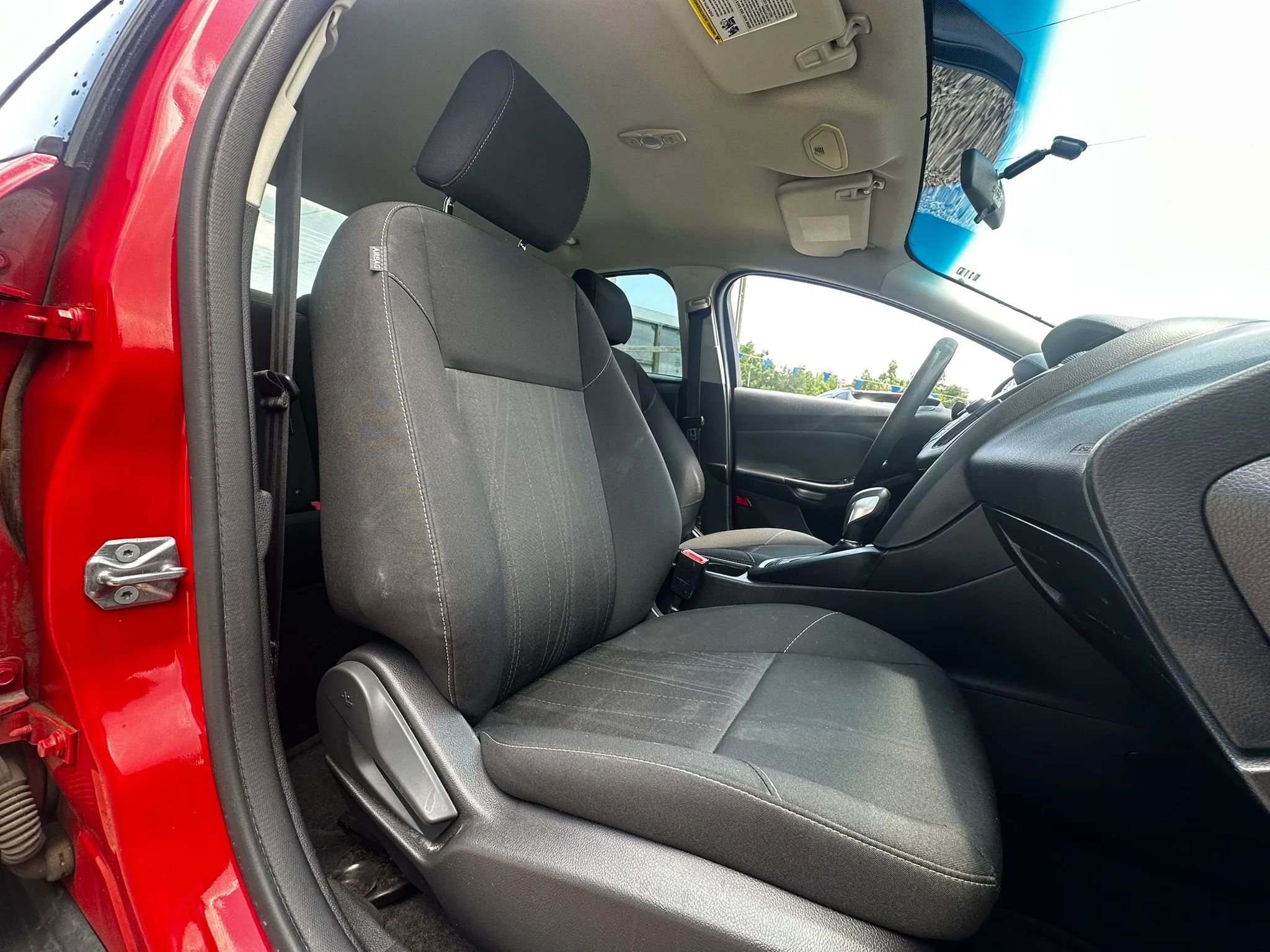 Used 2017 Ford Focus SE FWD image 30