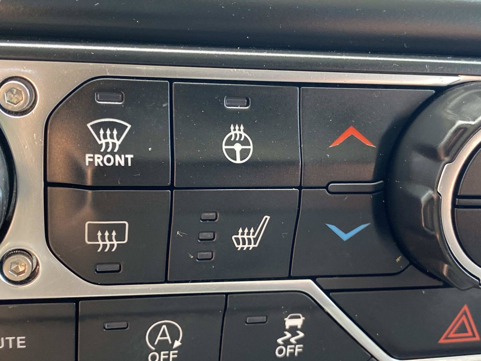 Used 2020 Jeep Gladiator Overland AWD/4WD image 24