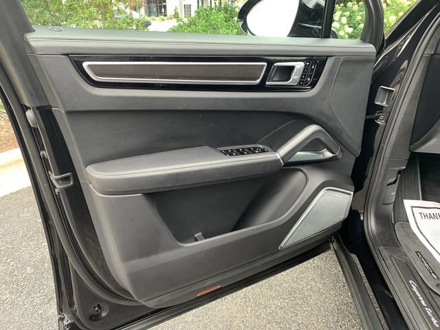 Used 2019 Porsche Cayenne Turbo AWD/4WD image 17