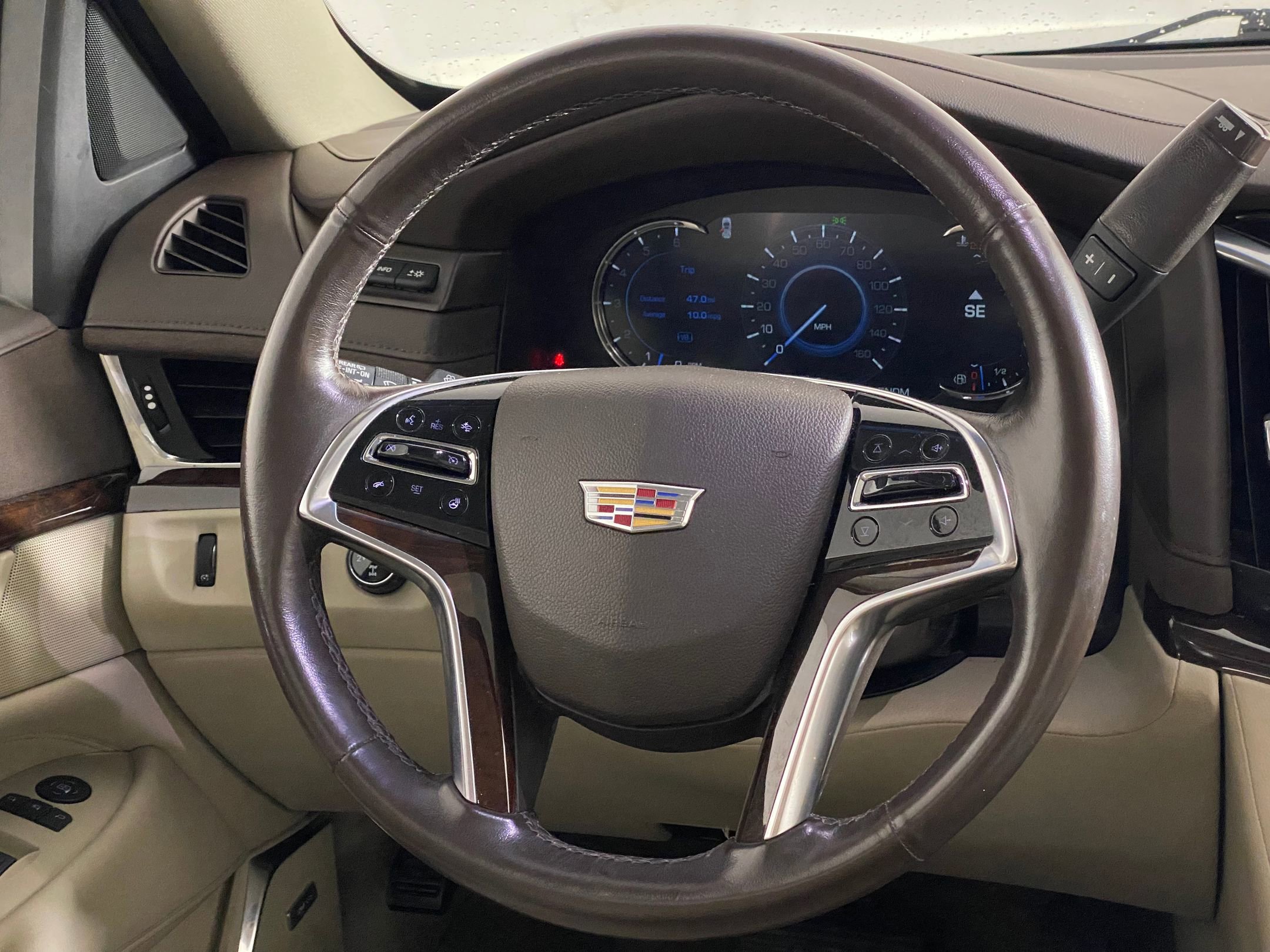 Used 2016 Cadillac Escalade Luxury image 16