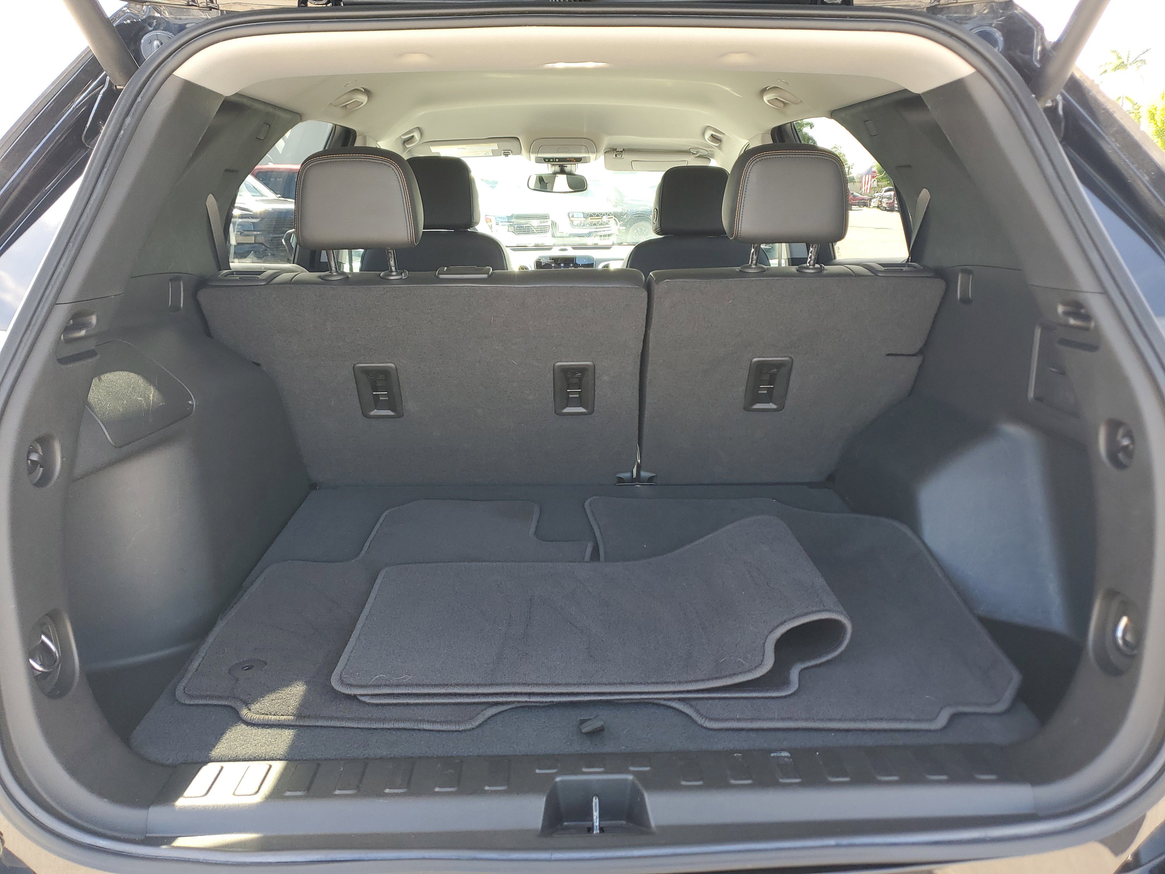 Used 2022 Chevrolet Equinox Premier image 14