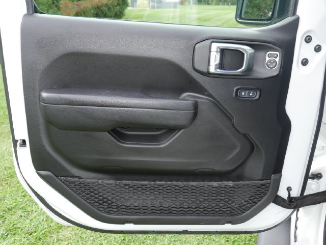 Used 2024 Jeep Wrangler Unlimited w/ Convenience Group AWD/4WD image 11