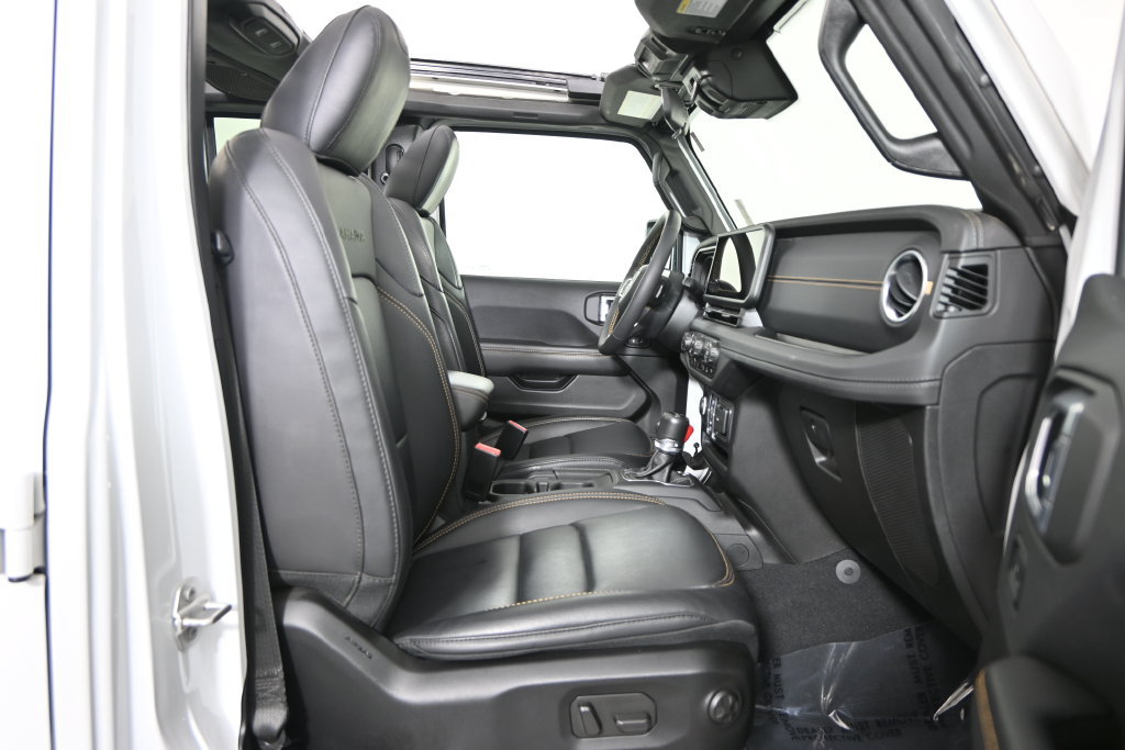 Used 2024 Jeep Wrangler Unlimited Sahara w/ Safety Group AWD/4WD image 13