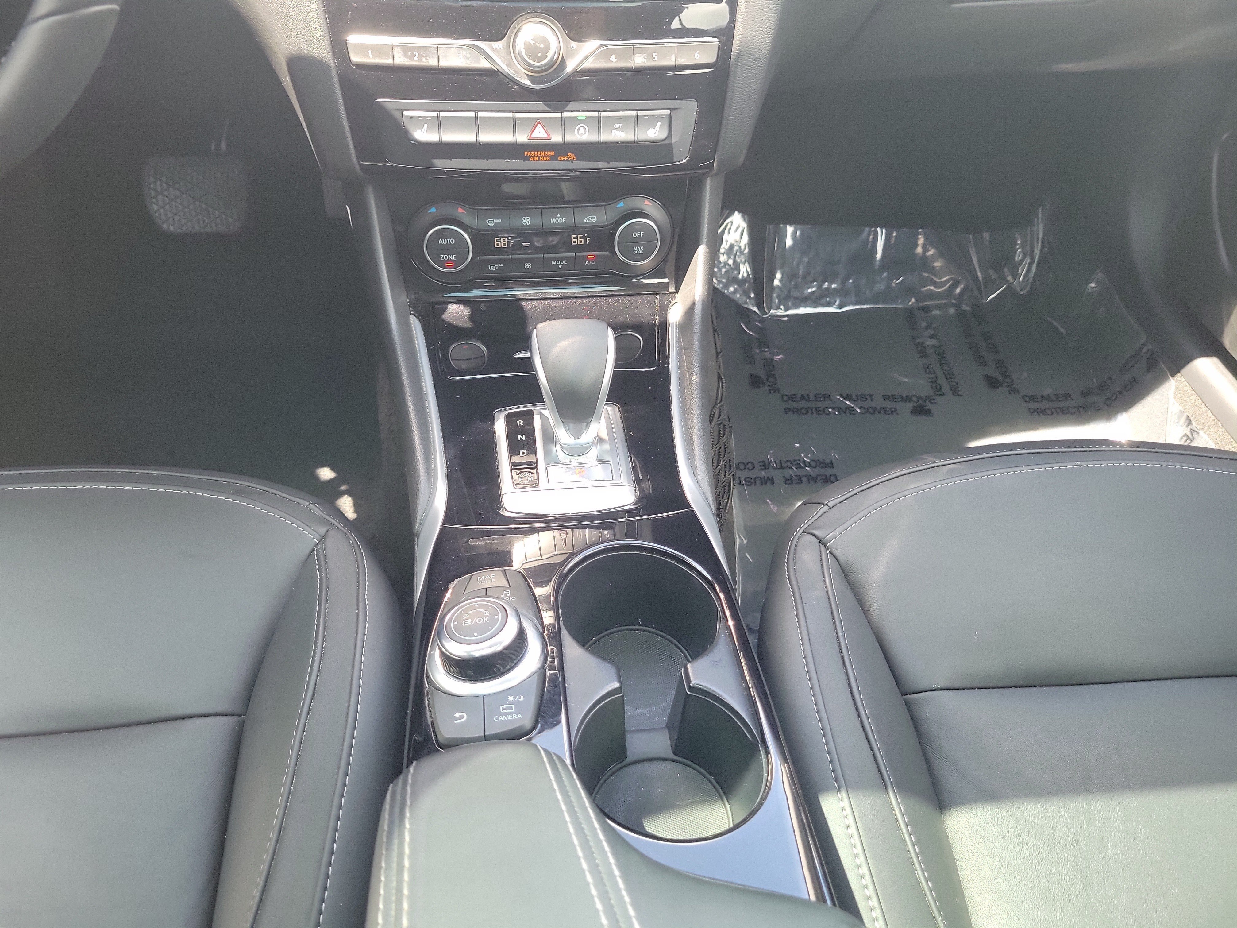 Used 2019 INFINITI QX30 w/ Cargo Package FWD image 17