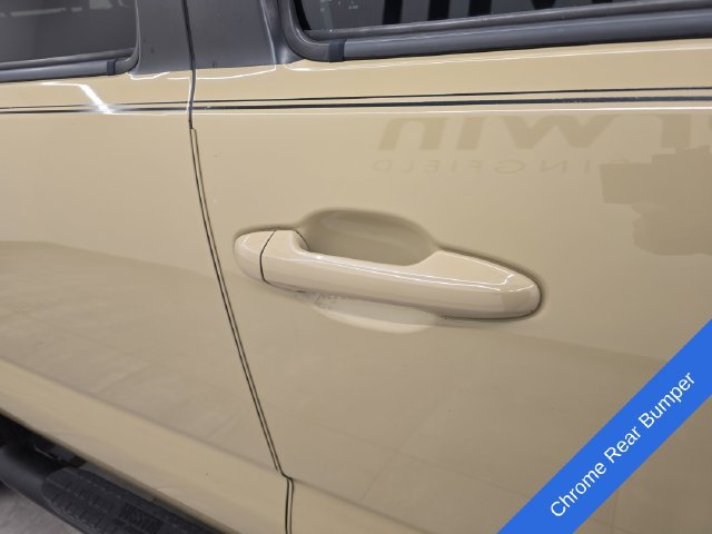 Used 2018 Toyota Tacoma SR5 AWD/4WD image 8