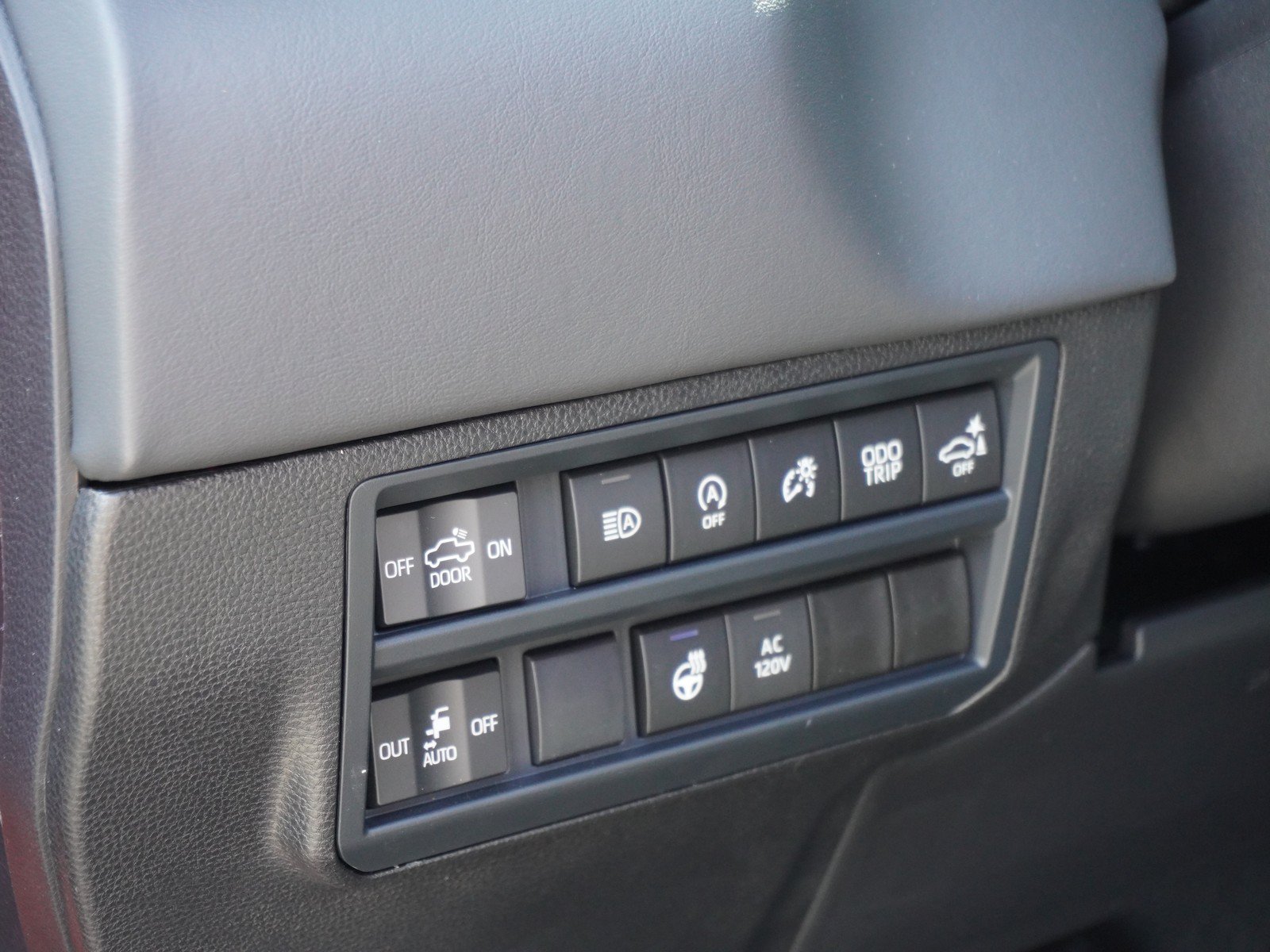 New 2026 Toyota Tundra Platinum AWD/4WD image 24