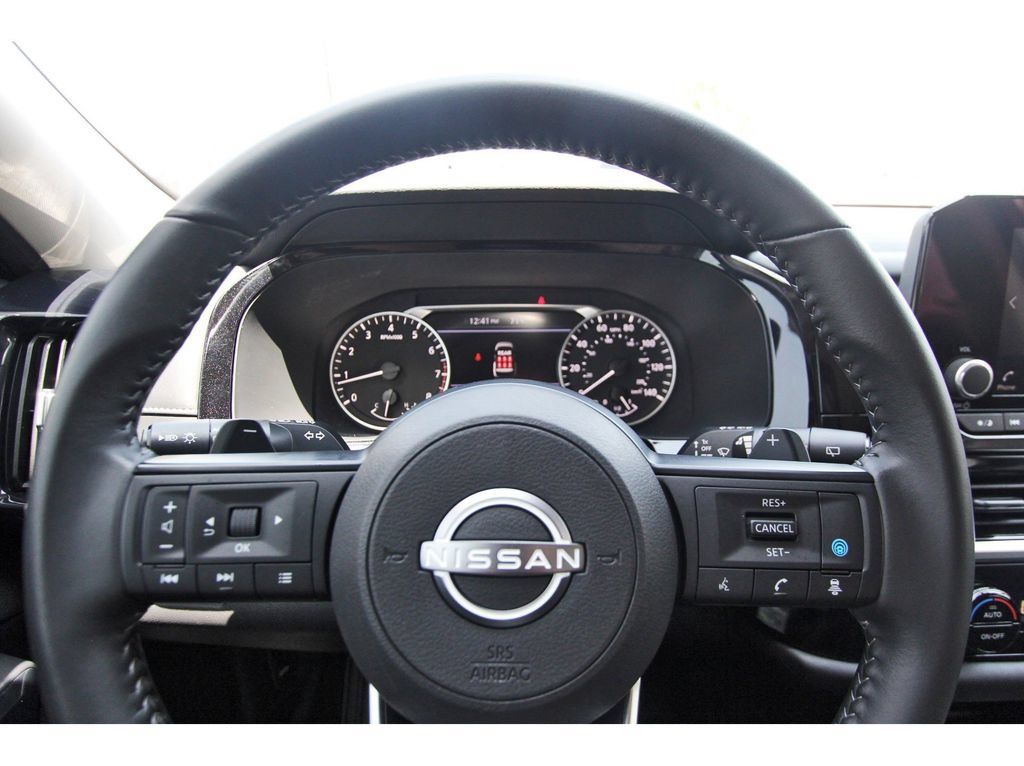 Used 2025 Nissan Pathfinder SV FWD image 14