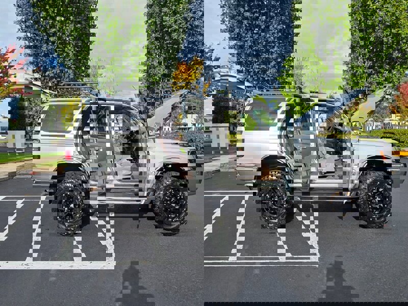 Used 2001 Toyota 4Runner SR5 image 20