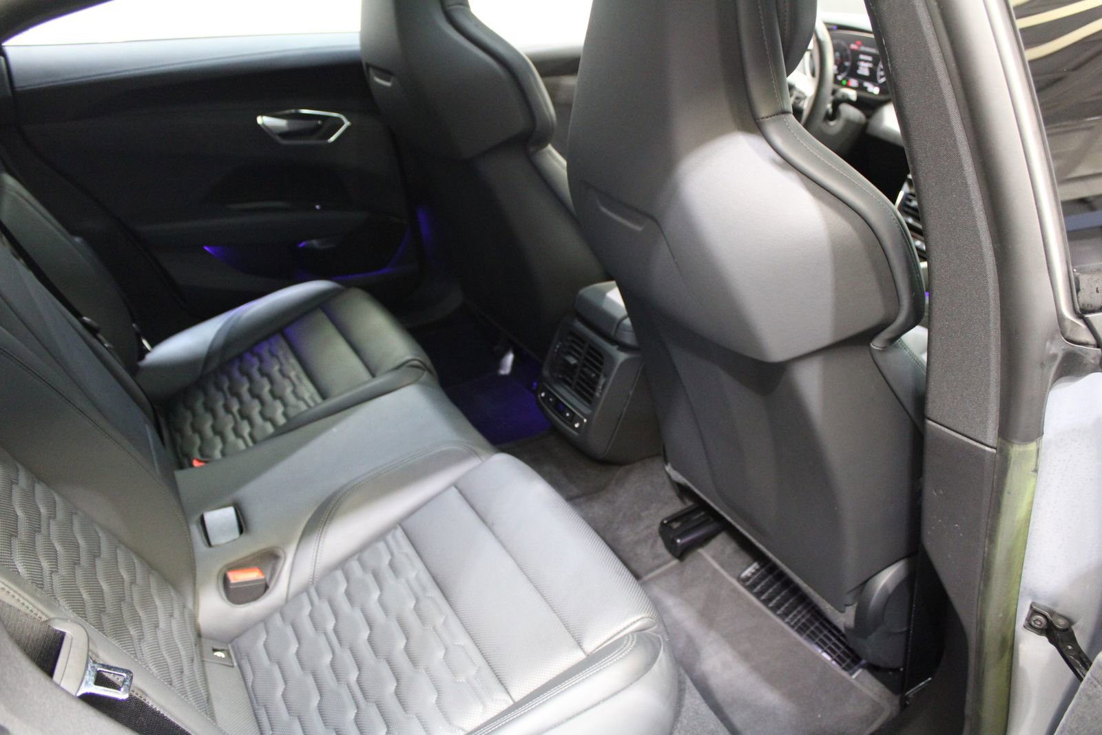 Used 2023 Audi e-tron GT Prestige AWD/4WD image 20