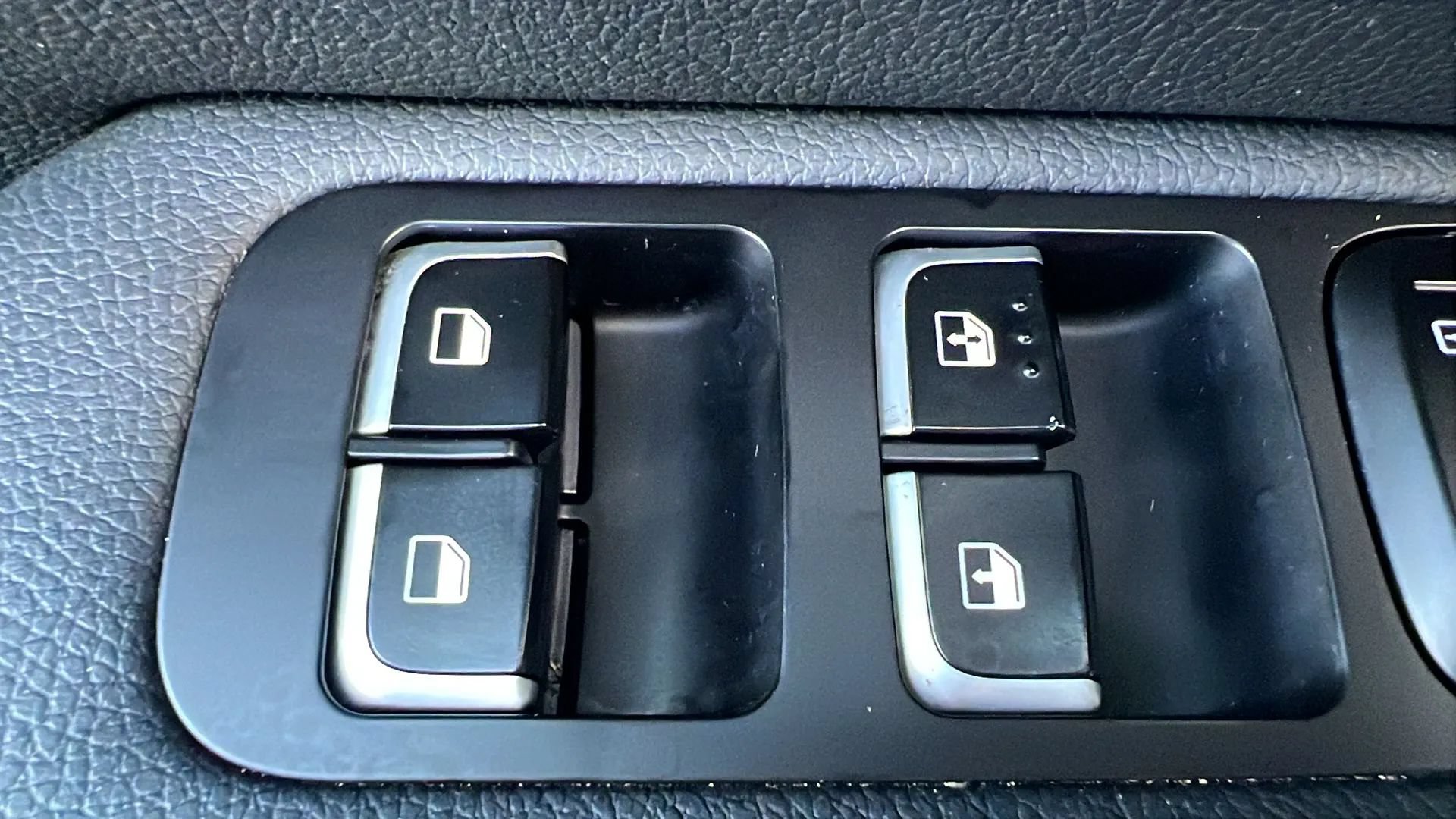 Used 2018 Kia Stinger RWD image 41
