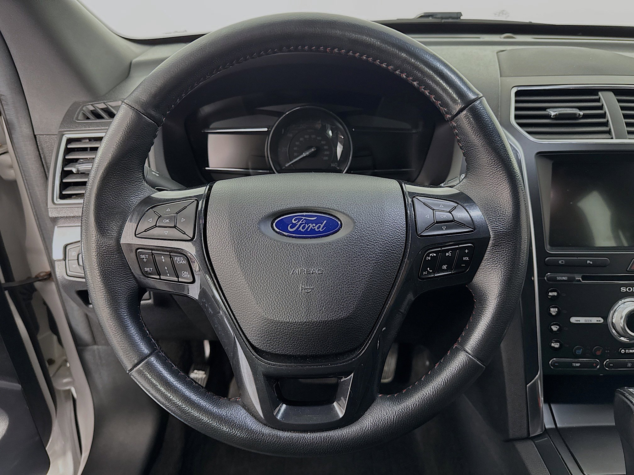 Used 2018 Ford Explorer Sport w/ Equipment Group 401A image 11