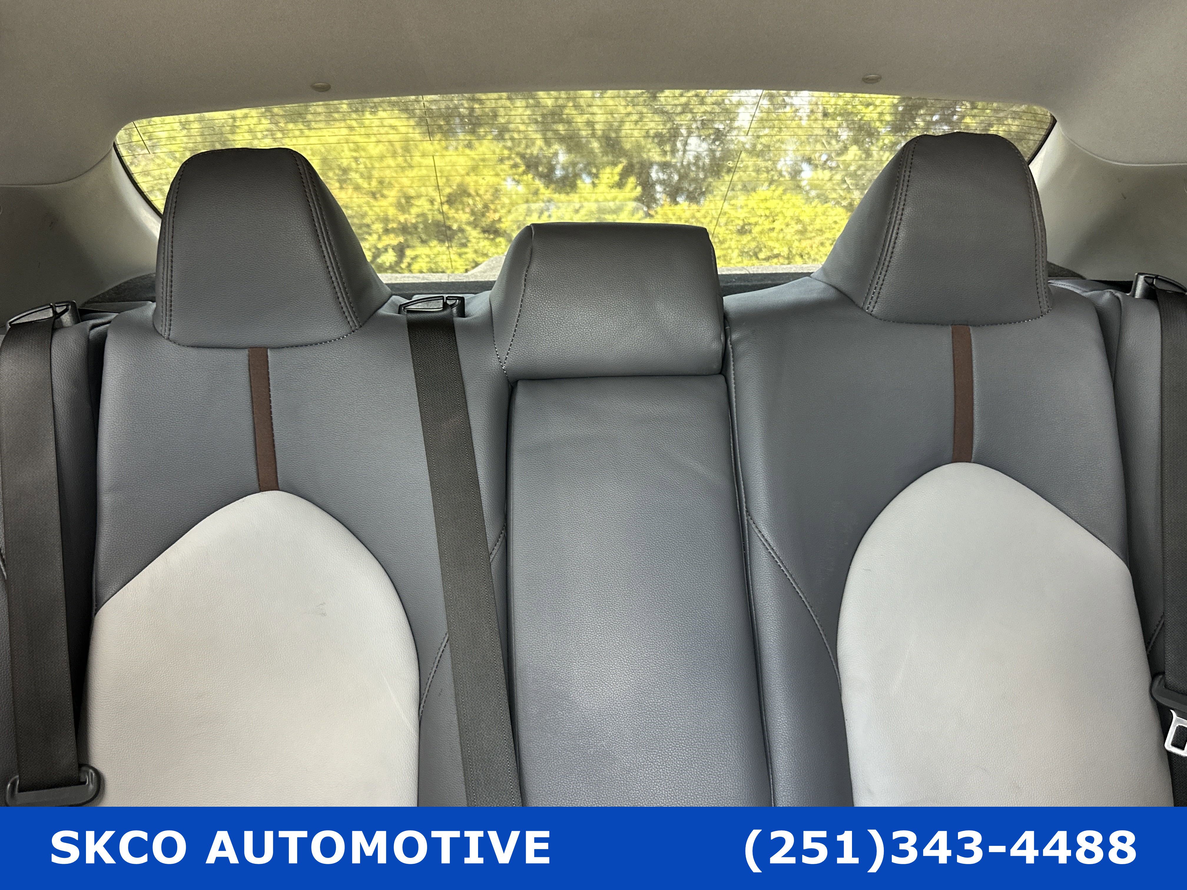 Used 2021 Toyota Camry SE FWD image 27