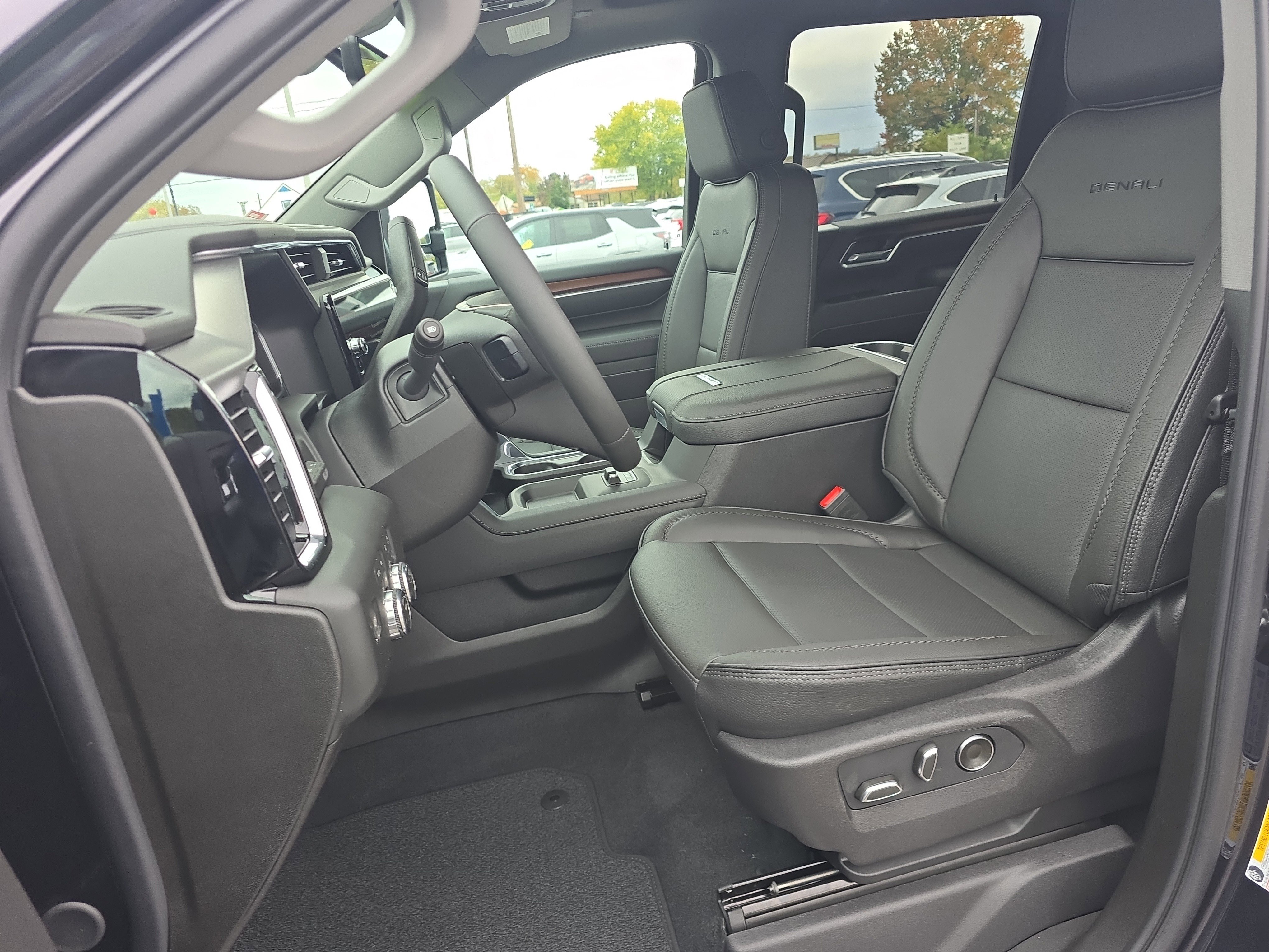 New 2026 GMC Sierra 2500 Denali w/ Denali Reserve Package image 11