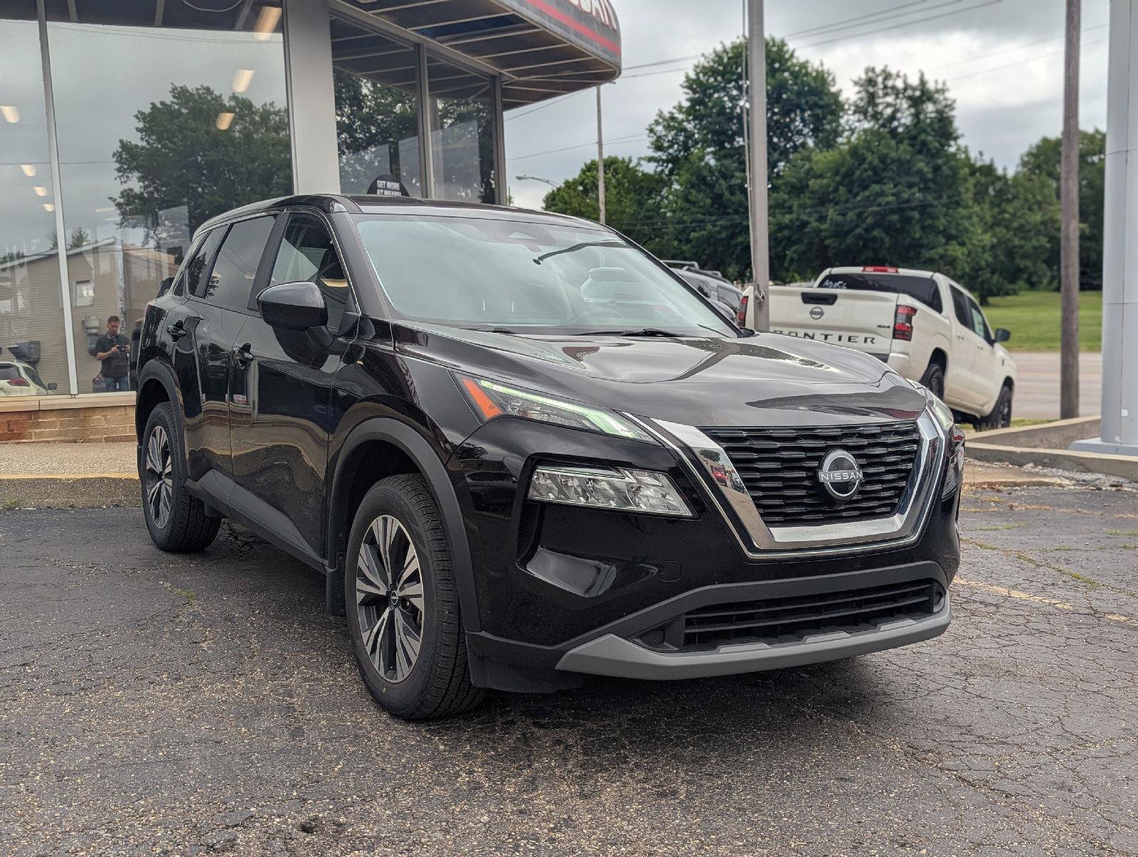 Used 2023 Nissan Rogue SV AWD/4WD video 1