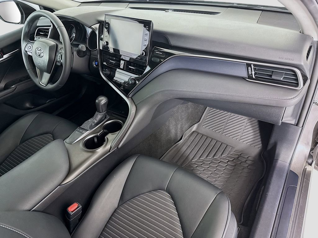 Used 2024 Toyota Camry SE w/ Audio Upgrade Package image 17