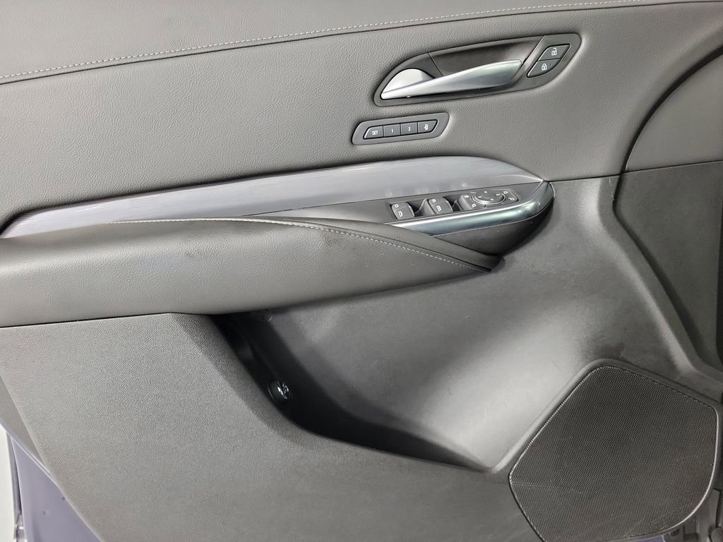 Certified 2025 Cadillac XT4 Premium Luxury image 18