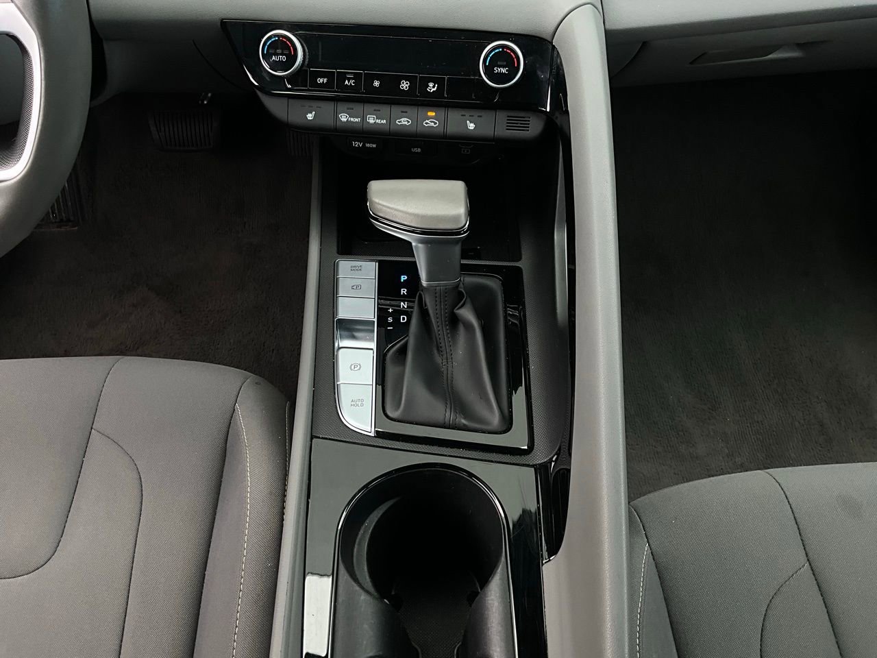 Used 2025 Hyundai Elantra SEL image 14