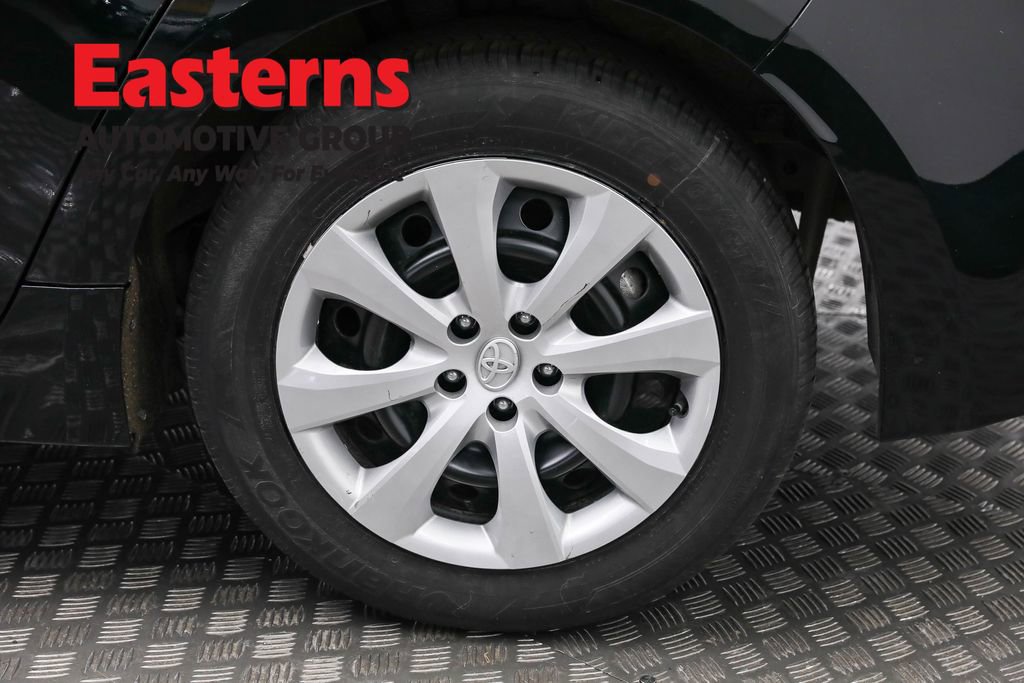 Used 2025 Toyota Corolla LE image 29