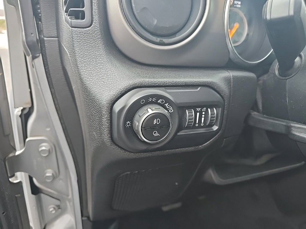 Used 2020 Jeep Gladiator Sport w/ Quick Order Package 24S image 17