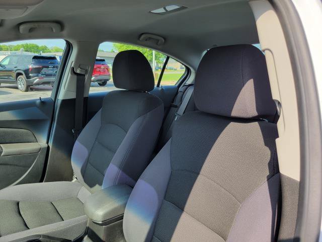 Used 2014 Chevrolet Cruze LT w/ Technology Package FWD image 10