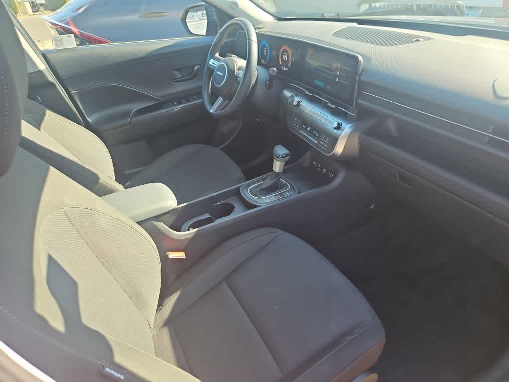 Used 2025 Hyundai Kona SEL FWD image 12