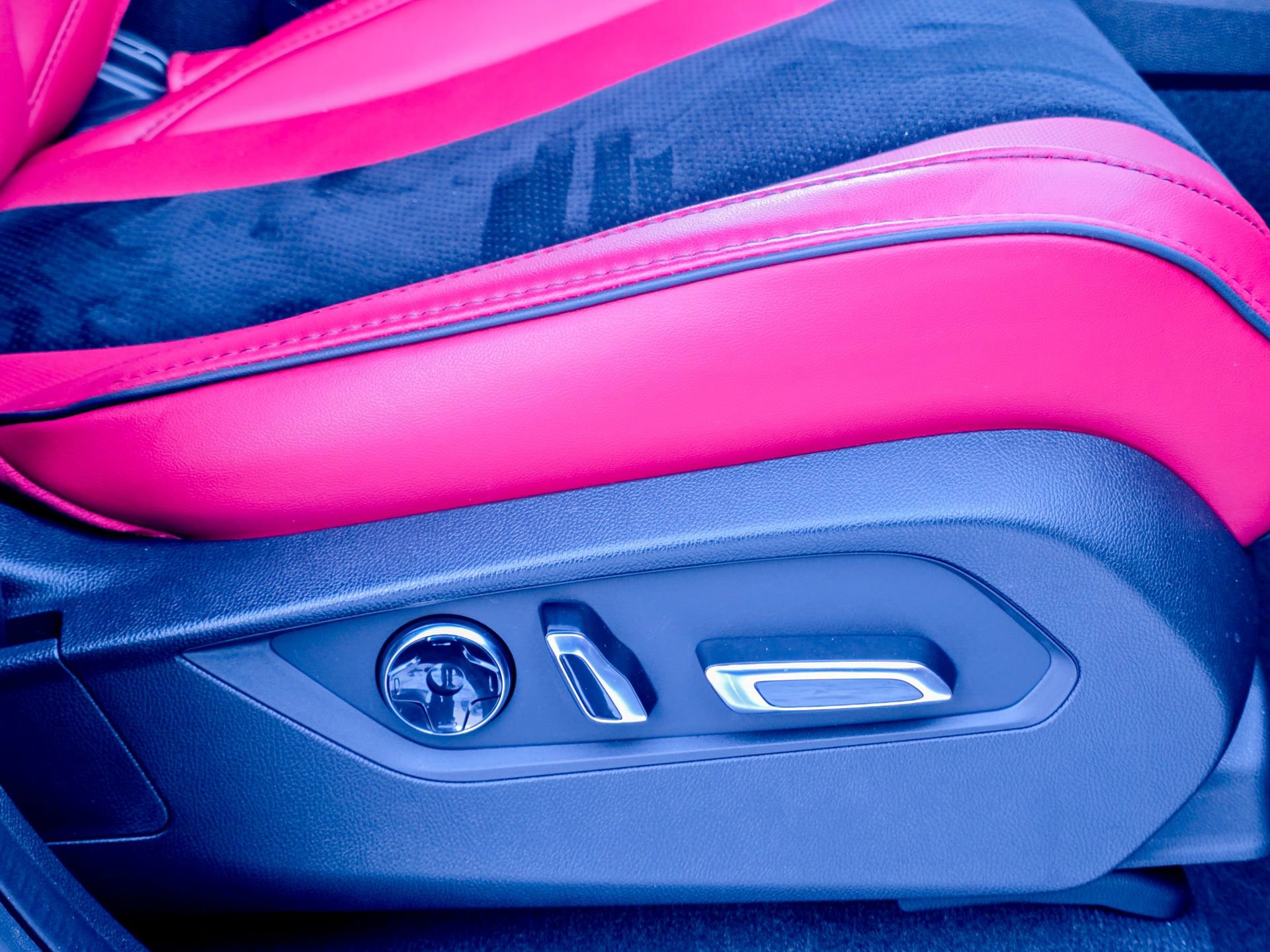 Used 2025 Acura MDX A-Spec image 34