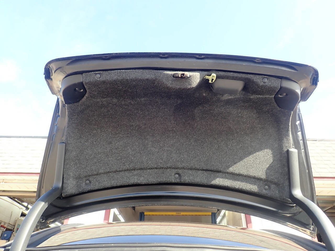 Used 2013 Dodge Charger SE image 18