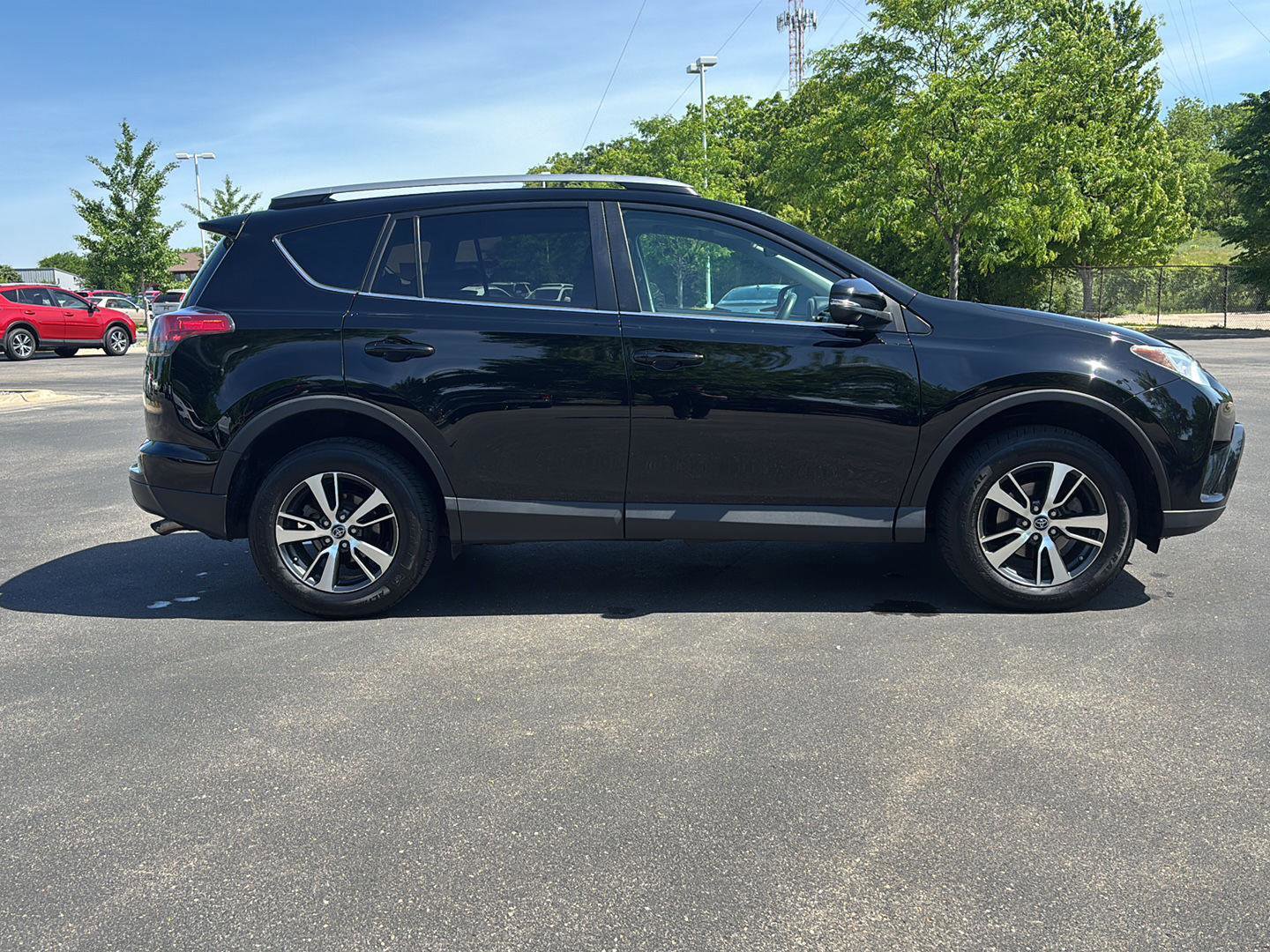 Used 2017 Toyota RAV4 XLE w/ Plus Special Value Package AWD/4WD image 10