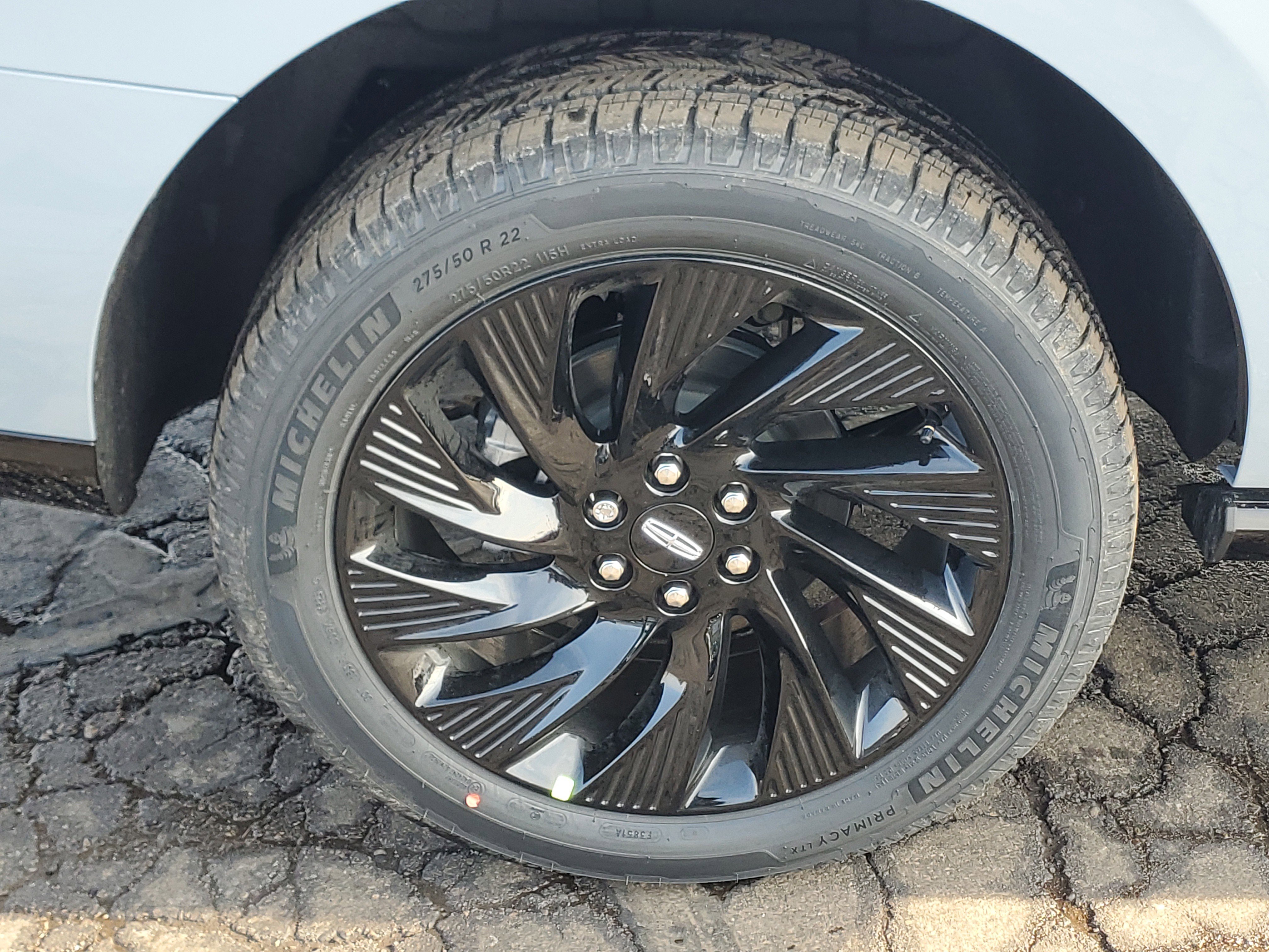 New 2026 Lincoln Navigator Reserve w/ Jet Appearance Package image 5