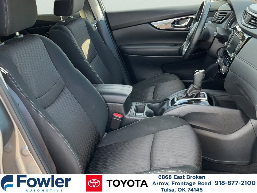 Used 2018 Nissan Rogue SV w/ Premium Package AWD/4WD image 16