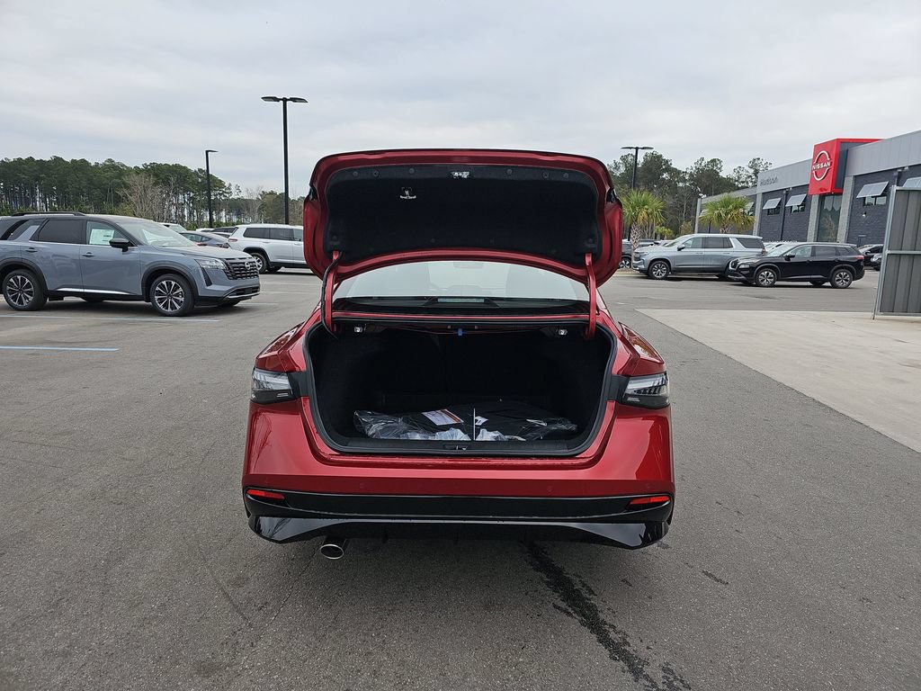 New 2026 Nissan Sentra SR w/ SR Premium Package FWD image 17