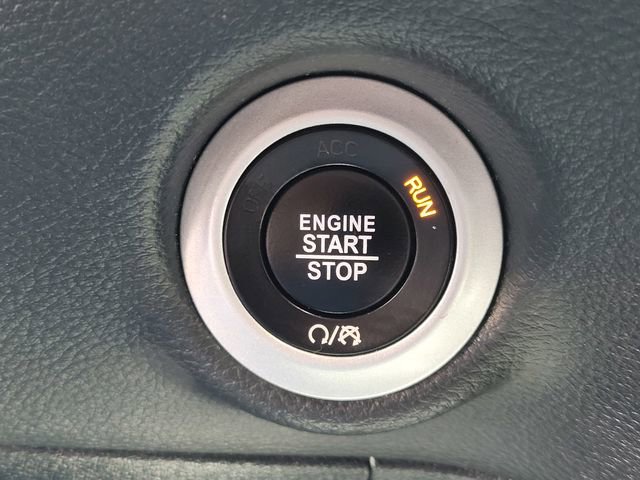 Used 2024 Chrysler Pacifica Select image 24