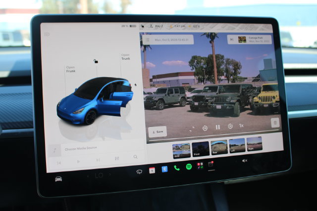Used 2022 Tesla Model Y Performance AWD/4WD image 22