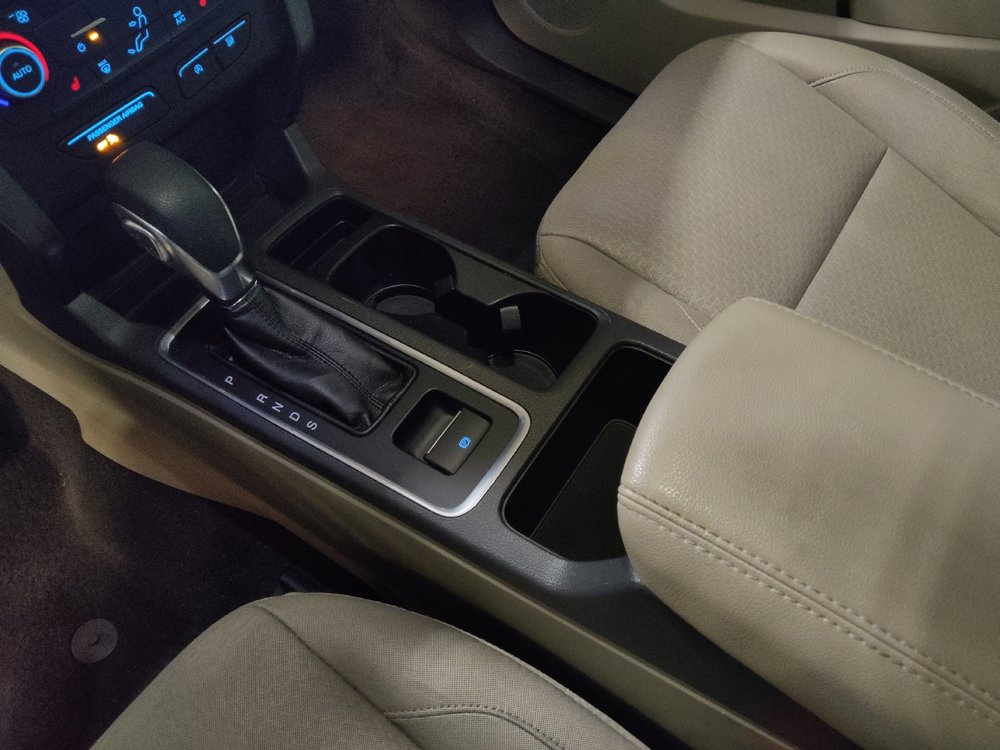 Used 2018 Ford Escape SE w/ SE Sync 3 Package image 26