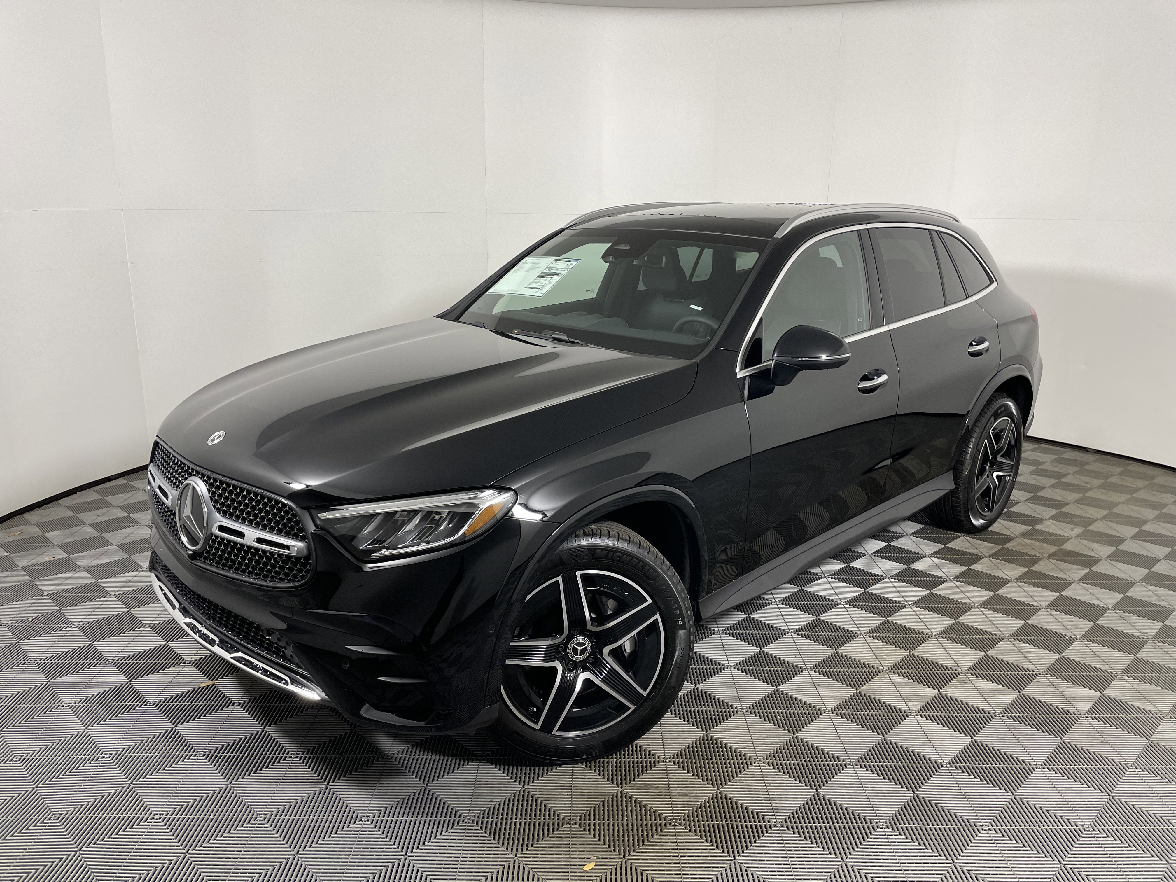 New 2026 Mercedes-Benz GLC 300