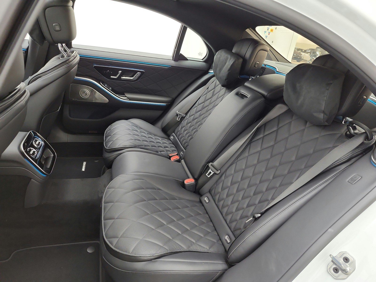 New 2027 Mercedes-Benz S 580 4MATIC Sedan image 11