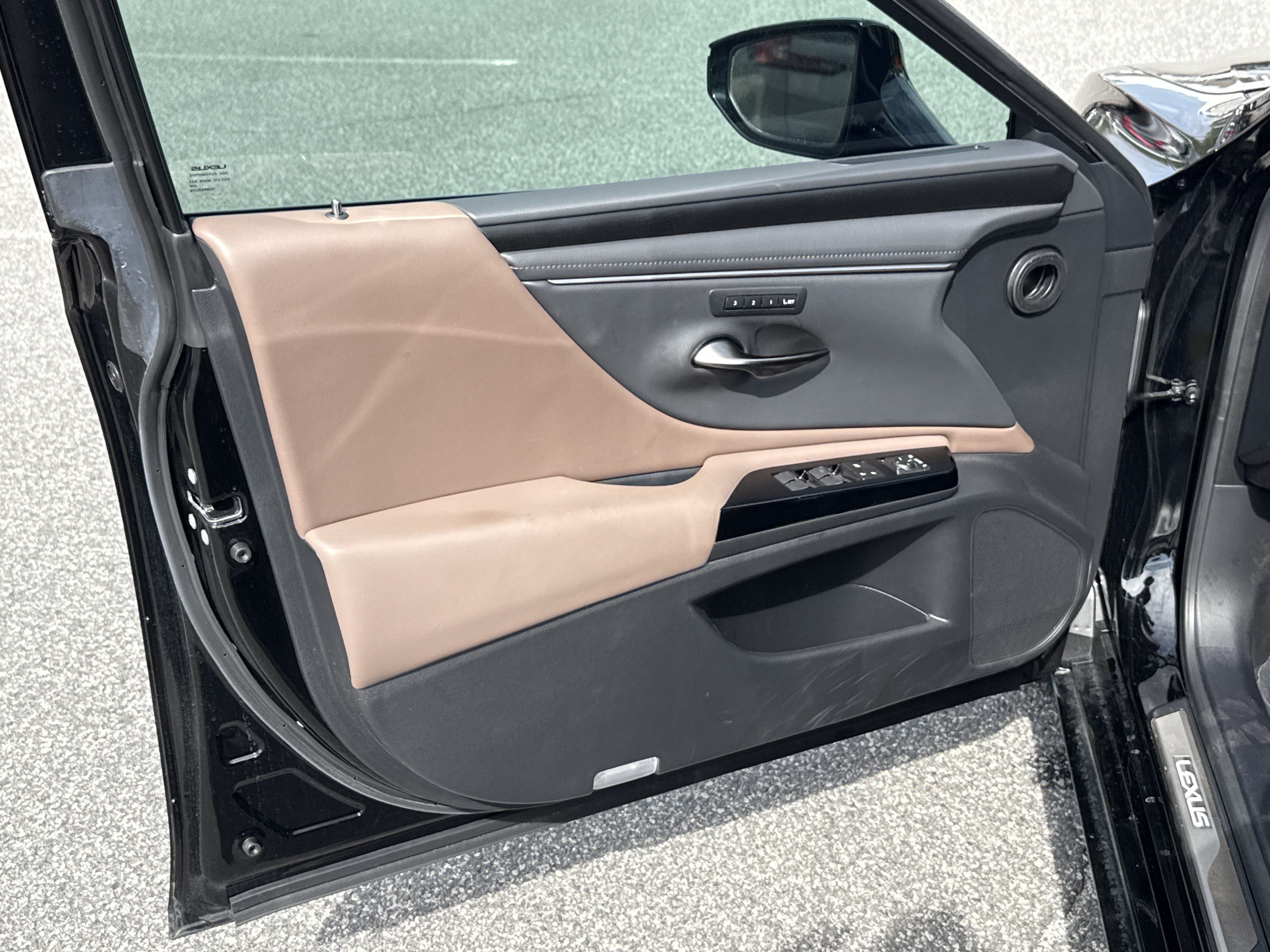 Used 2024 Lexus ES 350 w/ Premium Package FWD image 14