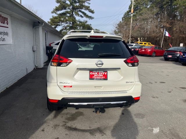 Used 2017 Nissan Rogue SV w/ SV Premium Package image 6