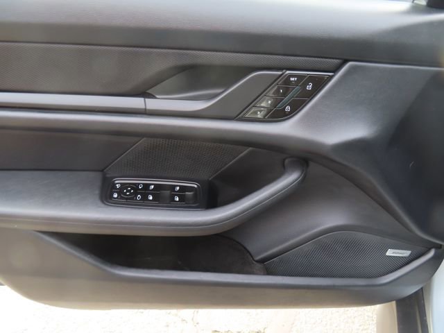 Used 2020 Porsche Taycan 4S image 11
