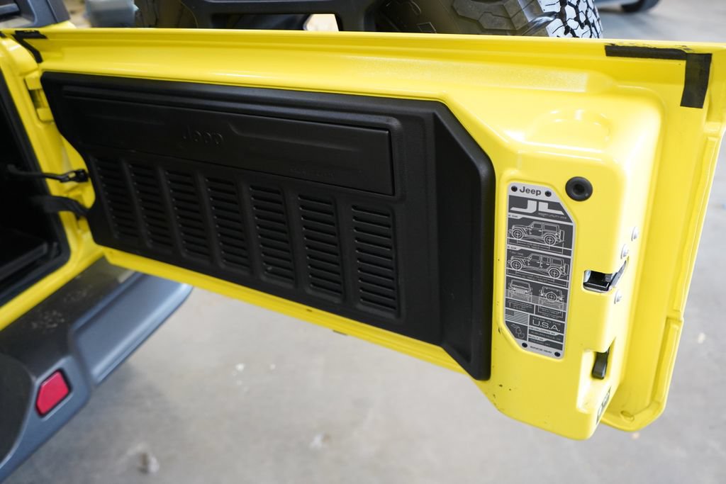 Used 2024 Jeep Wrangler Unlimited Rubicon AWD/4WD image 27